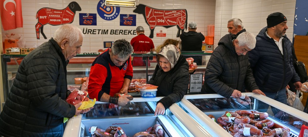 BAŞKENT MARKET VE MOBİL MARKETLERLE YERLİ BESİ ET SATIŞI DEVAM EDİYOR