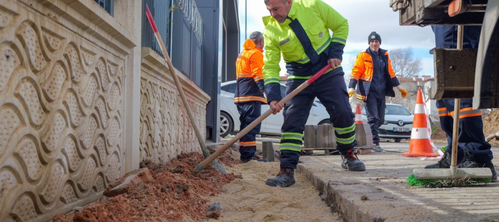 ETİMESGUT BELEDİYESİ FEN İŞLERİ ÇALIŞMALARINI ARALIKSIZ SÜRDÜRÜYOR!