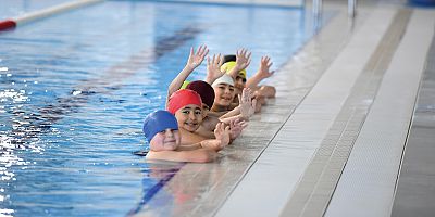 ALTINDAĞLI ÇOCUKLARA ÜCRETSİZ YÜZME KURSU