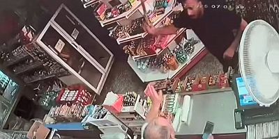 Eriyen dondurmayı değiştirmeyen market sahibine palayla saldırdı