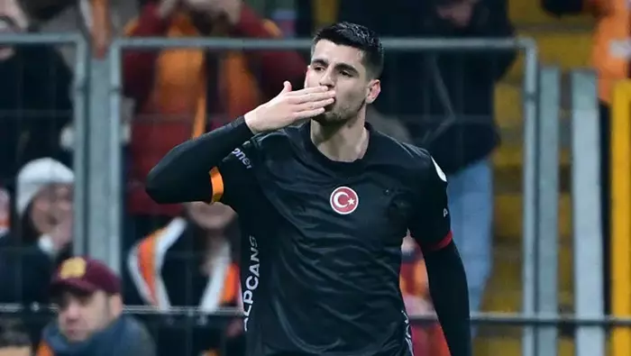 Galatasaray'ın yıldızından ayrılık talebi! 