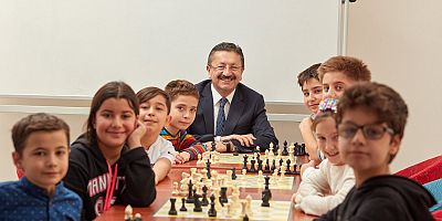 HAYDİ GENÇLER, YAZ OKULUNA!