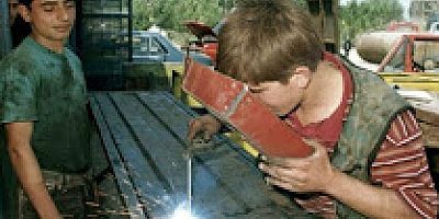 Her 4 çocuktan 1’i çalışıyor: Türkiye’nin geleceğine alarm!