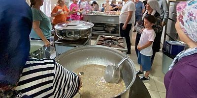 Pursaklar’da Aşure Kazanları Kaynıyor