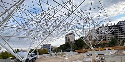 Pursaklar’da Modern Pazar Alanı Hızla Yükseliyor